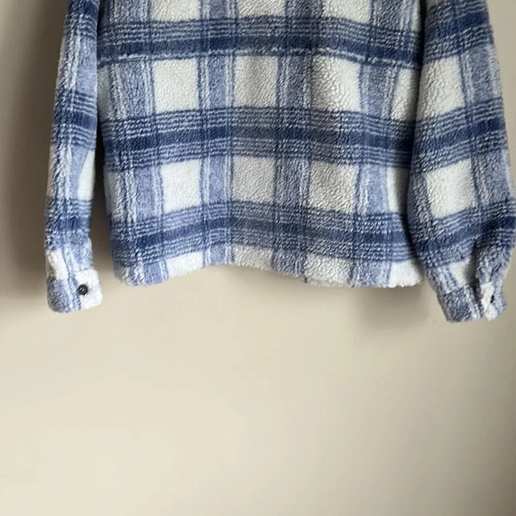 NWT Vici x Amber plaid faux Sherpa Jacket - Picture 4 of 6